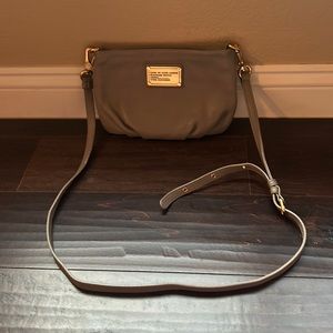 Marc Jacobs crossbody with gray pebbled leather